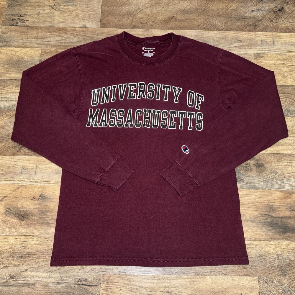 University of Massachusetts Champion Long Sleeve T Shirt Size Small Maroon
